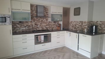 Complete keuken met BOSCH apparatuur en ATAG gasfornuis