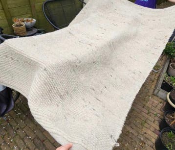 Gratis groot en sfeervol beige vloerkleed 16x250cm