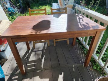 Massief houten tafel (teak?) 75x75x119 cm