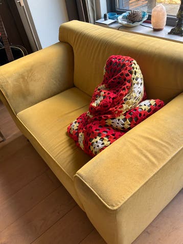 Okergele Love Seat - Gratis af te halen