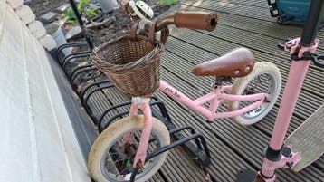 Roze loopfiets met mandje - Retro Ride