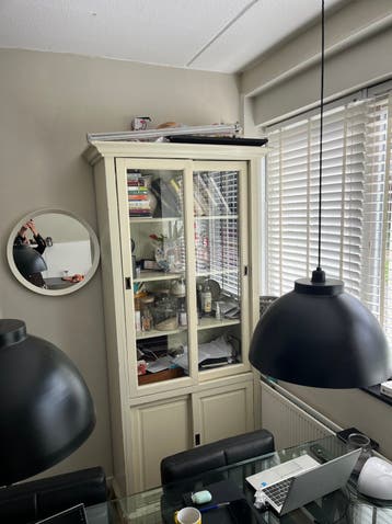 GRATIS! Super leuke kast met schuifdeuren