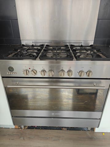 Vrijstaand gasfornuis met oven - 6 pitten