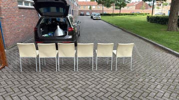 6 mooie kalfsleren designstoelen - GRATIS!