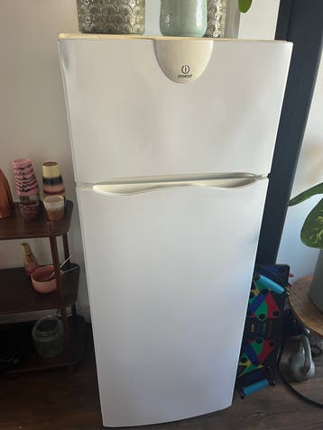 Gratis Indesit Koelkast met vriesvak - Wit