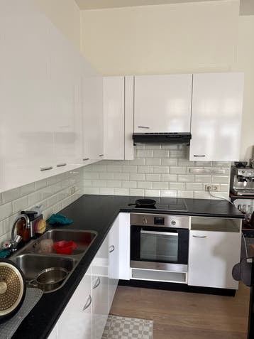 (ASAP) GRATIS Moderne witte keuken met apparatuur