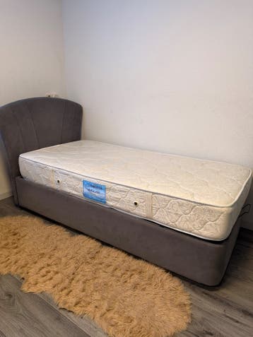 Gratis eenpersoonsbed met opbergruimte en matras 90x200