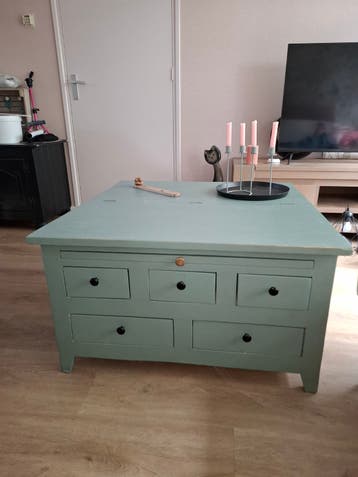 Robuuste salontafel met lades en uitschuifbaar blad