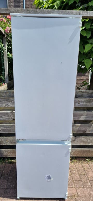 Gratis af tehalen Zanussi koelvries combinatie.