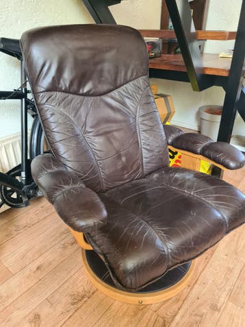 Gratis leren draaifauteuil