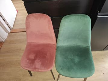 Set van 2 fluwelen eetkamerstoelen - roze en groen