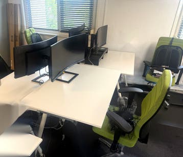 9x IKEA bureau 120x80 wit, in hoogte verstelbaar