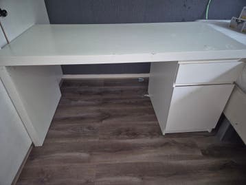 GRATIS Wit bureau met lades - Gratis af te halen