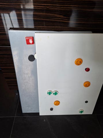 2 magneet borden