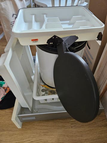 Ikea keukenla, inbouw prullenbak, bestekla, afwasrek