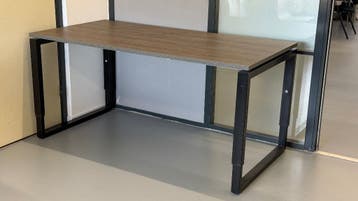 Bureau (160x80) gratis af te halen