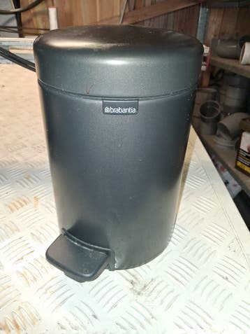 Gratis : Brabantia Pedaalemmer - Donkergrijs - Gebruikt
