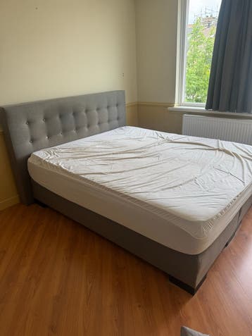 Gebruikte boxspring met matras - gratis af te halen