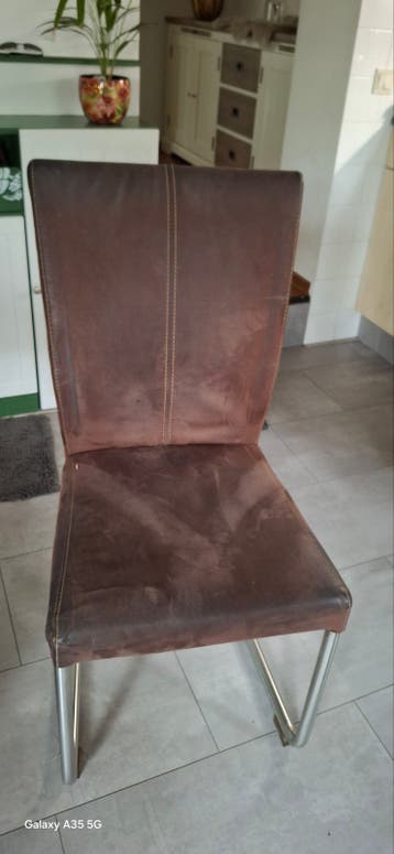 Gratis 6 keukenstoelen