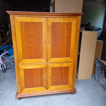 Houten opbergkast met 4 deuren