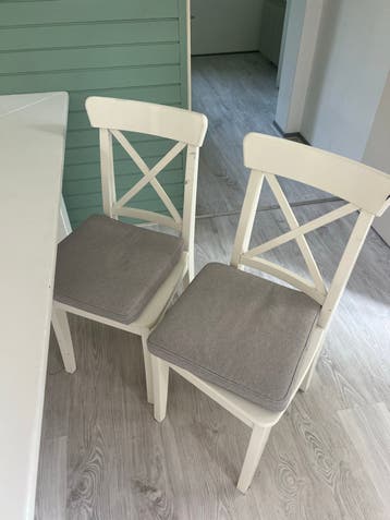Witte eettafel met 4 stoelen - Gratis ophalen