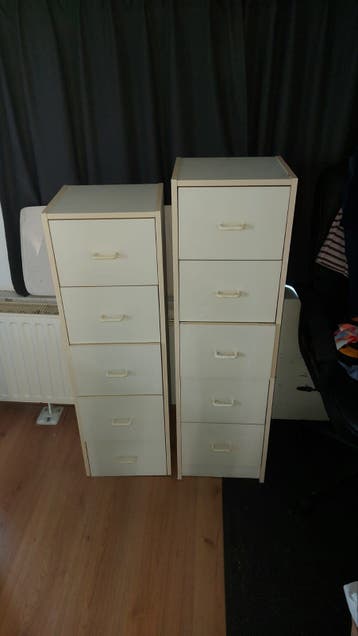Gratis twee ladenkastjes