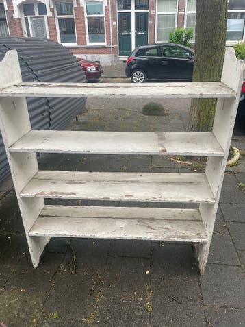 Houten kastje voor decoratie- gratis