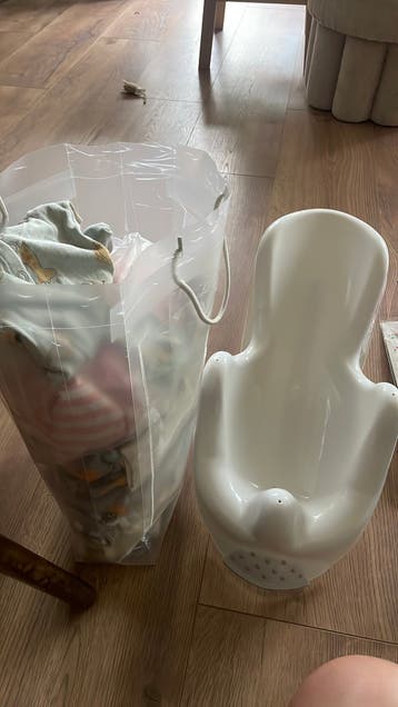 Gratis baby badje inzet + baby kleding + baby sokjes