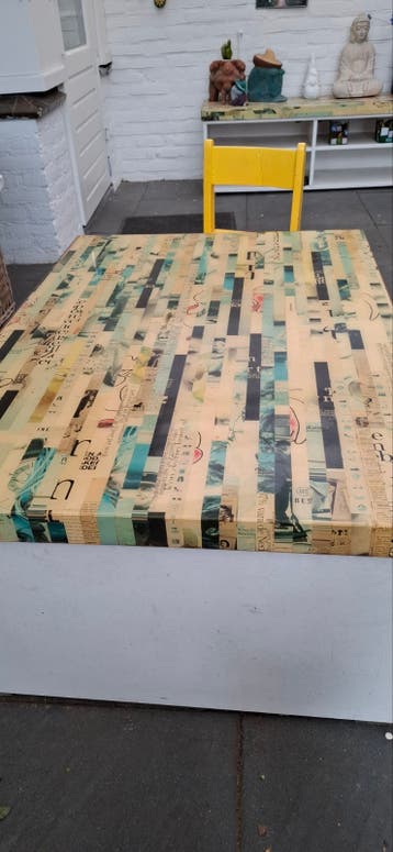 Unieke handgemaakte tafel met opbergruimte  1 meter bij 70 c