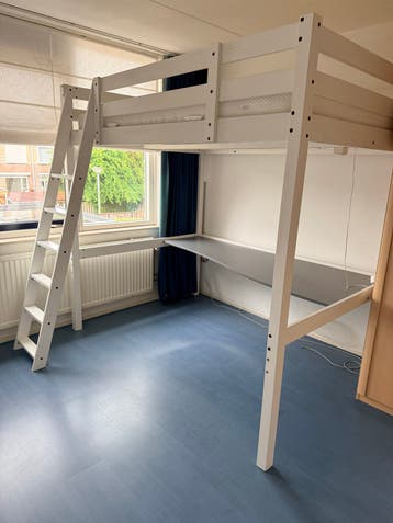 Hoogslaper met bureau en matras (140x200cm) - Gratis