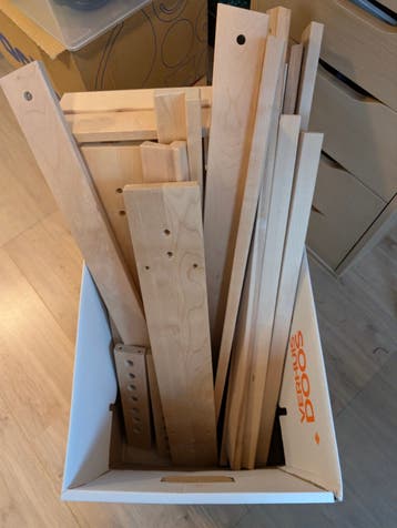 2 IKEA MITTBACK verstelbare houten bureaulessen