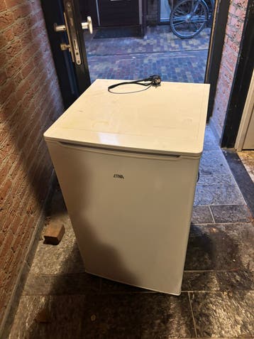Gratis kapotte koelkast Oud ijzer