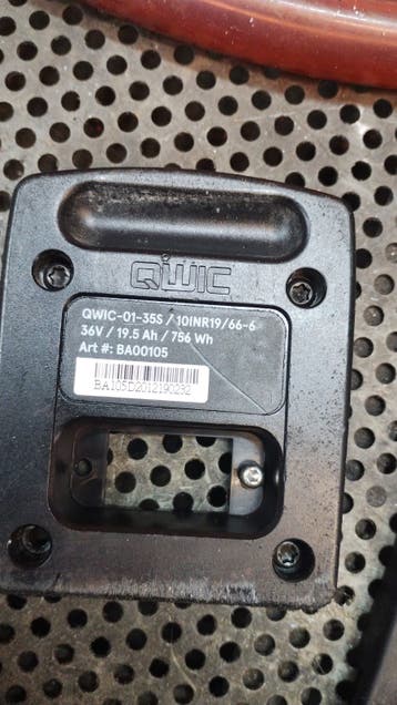 GEZOCHT defecte QWIC ACCU BA001050