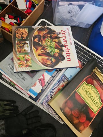Stapel 4 - diverse kookboeken. Gratis amstelveen
