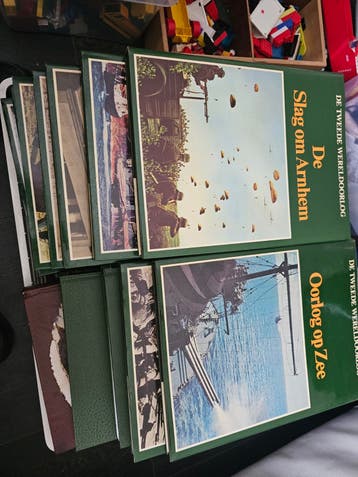 Stapel 6 Tweede Wereldoorlog boekenreeks  -gratis amstelveen