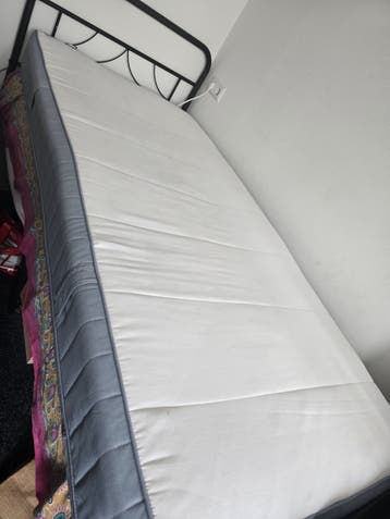 IKEA springmatras 90x200 cm . Please pick up from my address