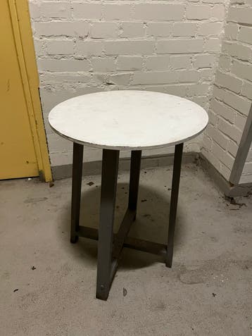 Gratis op te halen bijna leuk bijzettafeltje in ieder kleur