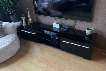 Gratis afhalen: Zwart hoogglans TV-meubel 180x45cm