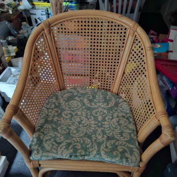 Gratis af te halen rotan stoelen.