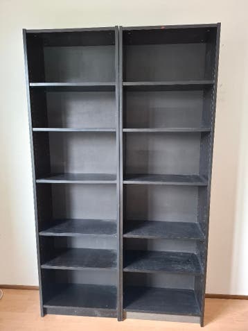 GRATIS zwarte boekenkasten