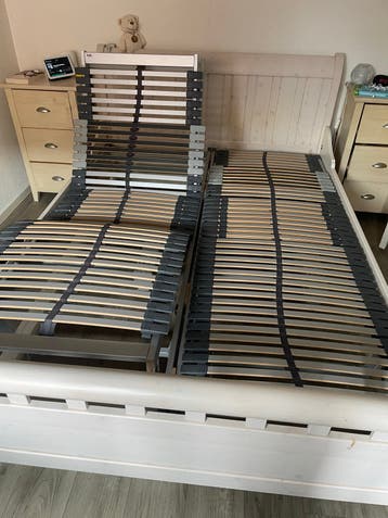 2 elektrische lattenbodems 70x200cm met handbediening