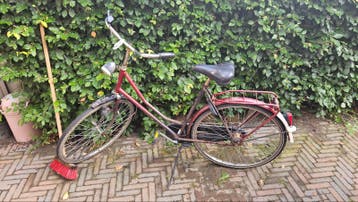 Oude stadsfiets, functioneert nog steeds