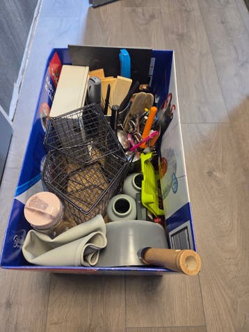 Gratis Rommelmarkt spullen keuken