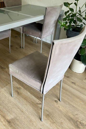 Eettafelstoelen - 4 stuks + eettafel