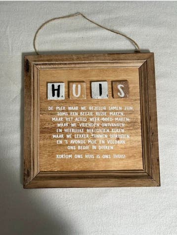 Houten wanddecoratie 'HUIS' met inspirerende tekst