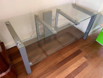 Gratis glazen tv meubel (alleen vandaag nog)