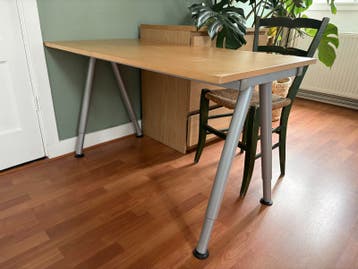 Bureau 60x120cm, stevig en in hoogte verstelbaar