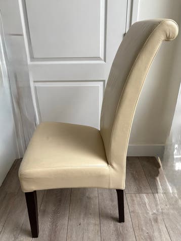 6x Crèmekleurige Eetkamerstoelen GRATIS