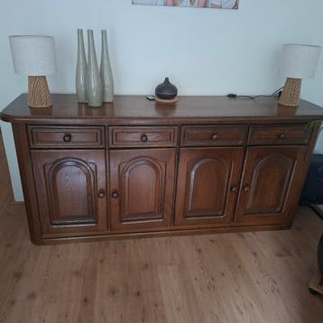 Gratis eikenhouten dressoir op te halen