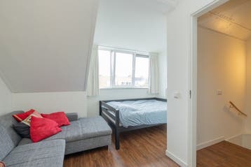 Ikea bed (zonder matras) met houten lattenbodem